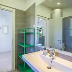 Ume - Heated Pool, Sauna, Volleyball Court Semesterbostad Tugare