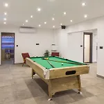 Ume - Heated Pool, Sauna, Volleyball Court Semesterbostad Tugare