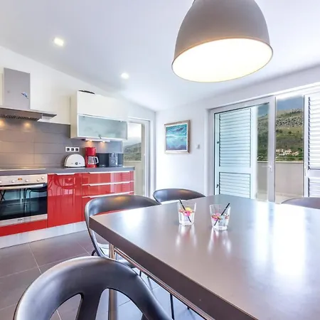 Casa vacanze Ume - Heated Pool, Sauna, Volleyball Court Tugare