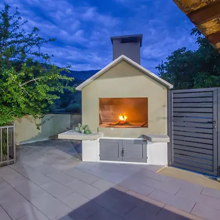 Casa vacanze Ume - Heated Pool, Sauna, Volleyball Court