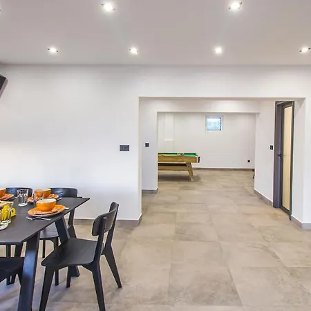 Casa vacanze Ume - Heated Pool, Sauna, Volleyball Court *