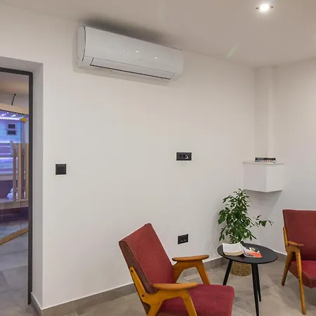 Semesterbostad Ume - Heated Pool, Sauna, Volleyball Court Tugare