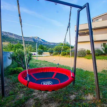 Ume - Heated Pool, Sauna, Volleyball Court Tugare